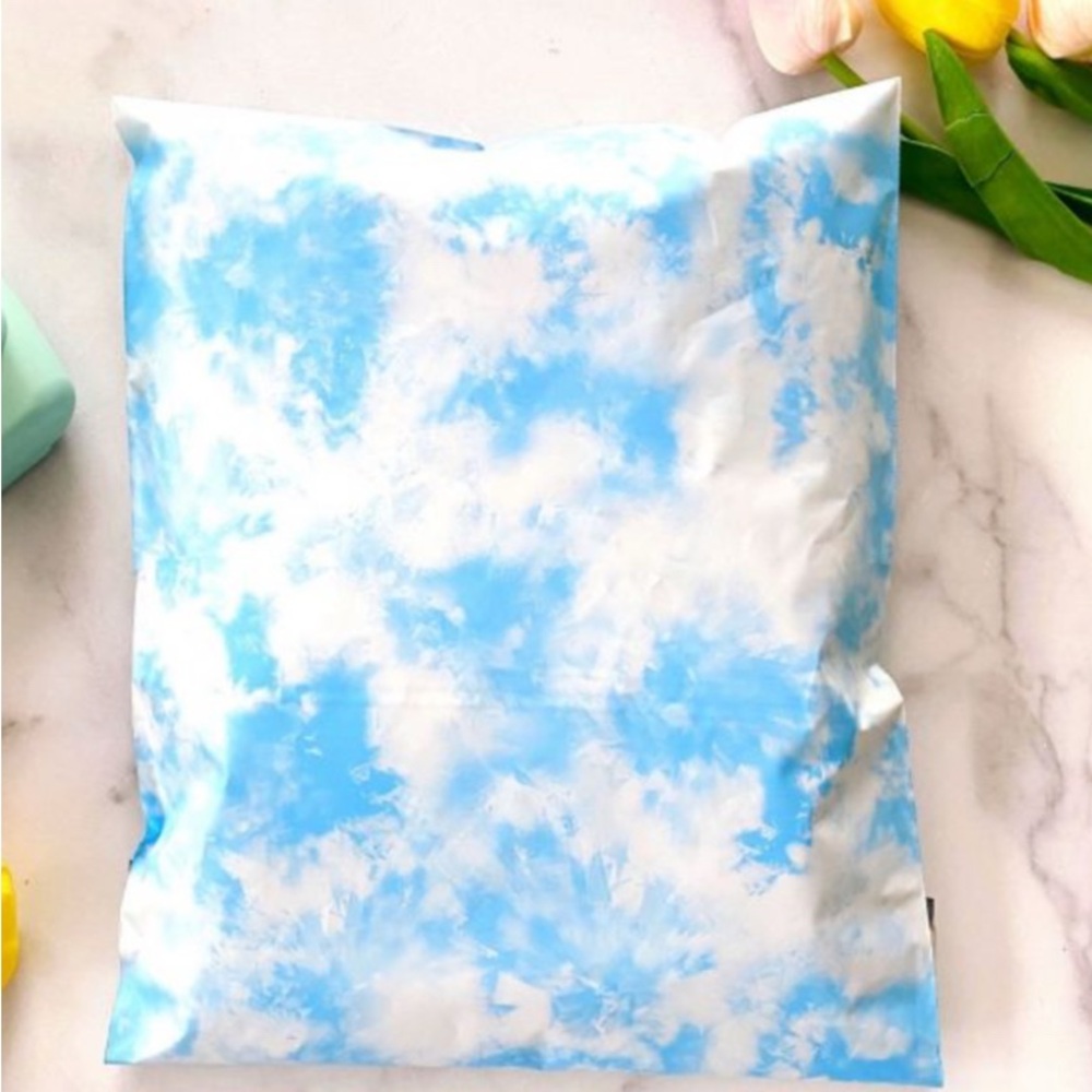 25ct Cloud Print Blue 10x13 poly mailers